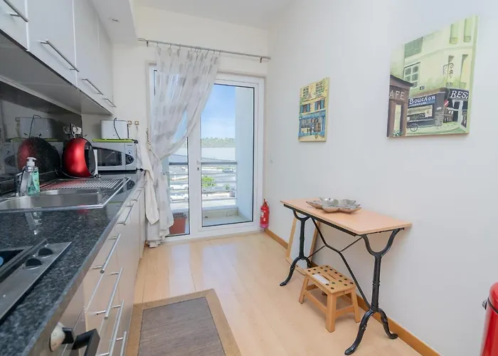 Marina Retreat - An Exquisite 2 Bedroom Apartment On The Lagos Marina