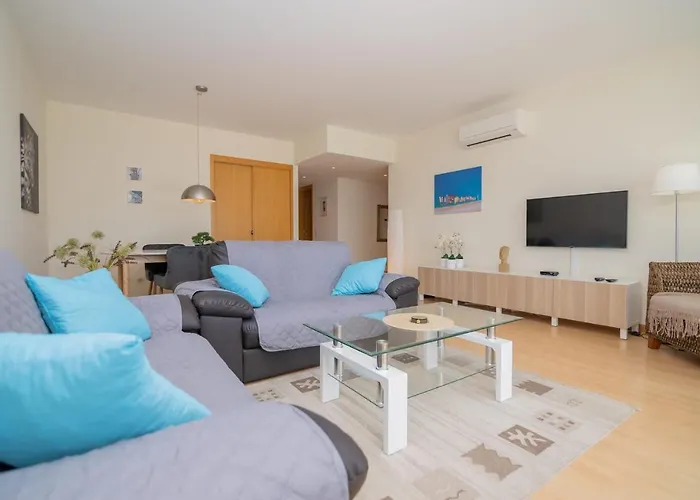 Marina Retreat - An Exquisite 2 Bedroom Apartment On The Lagos Marina