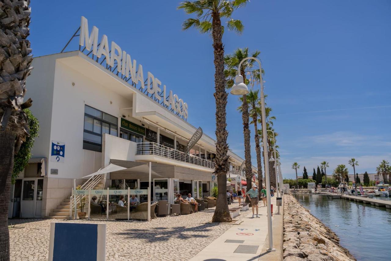 Marina Retreat - An Exquisite 2 Bedroom On The Marina Apartment