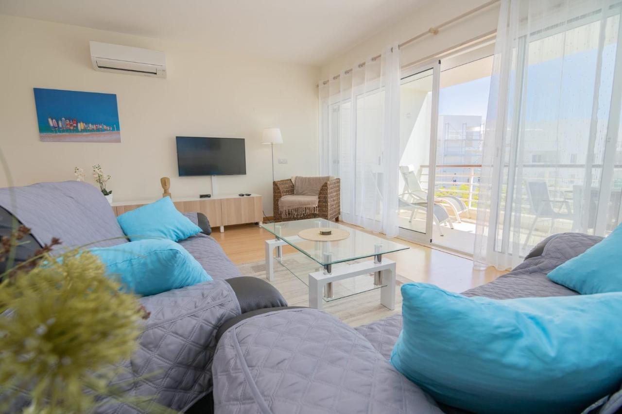 Apartment Marina Retreat - An Exquisite 2 Bedroom On The Marina