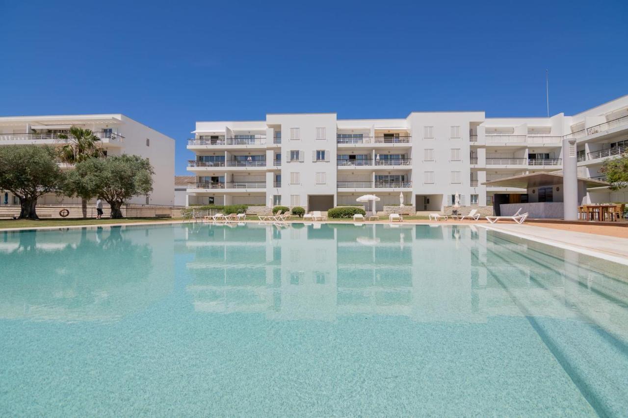 Marina Retreat - An Exquisite 2 Bedroom On The Marina Apartment *